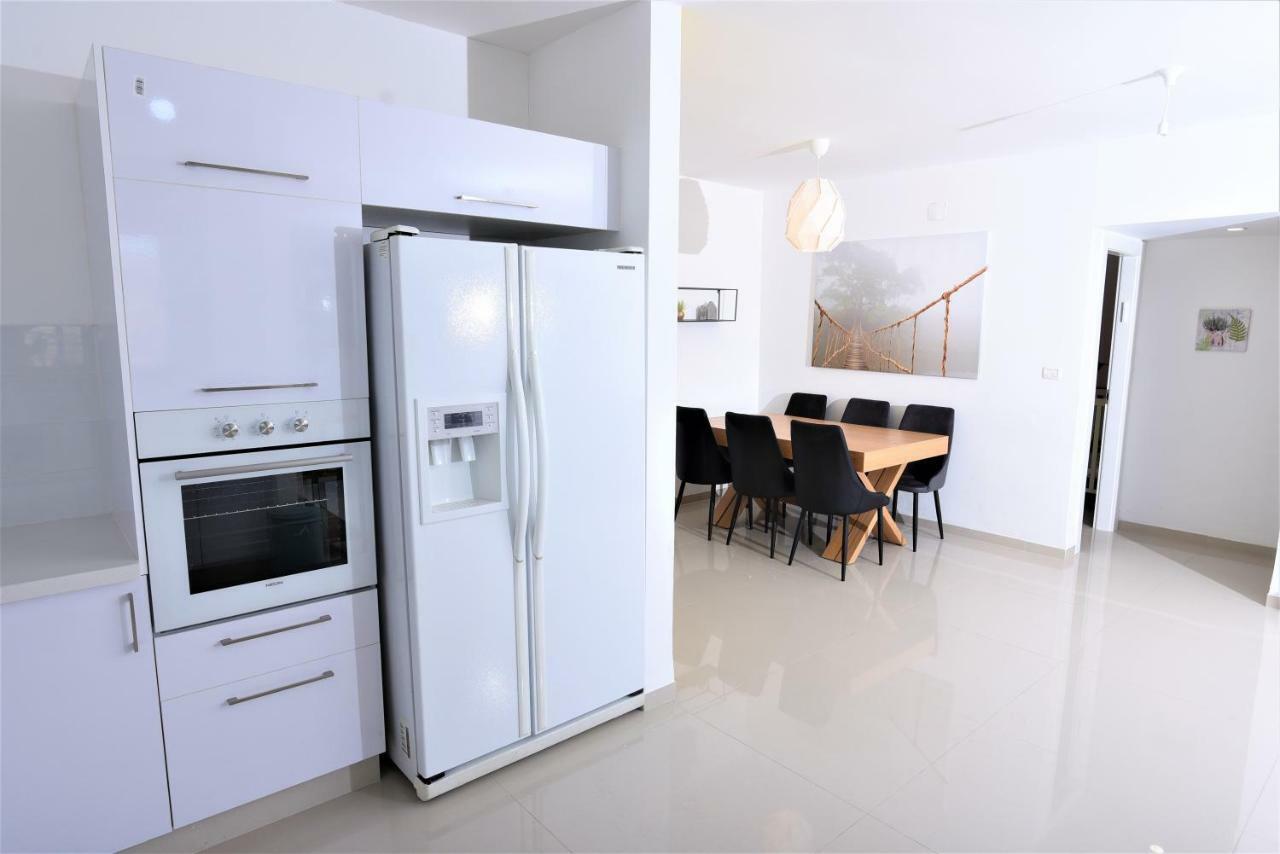 Aristone Luxury Apartment Tiberias Eksteriør bilde